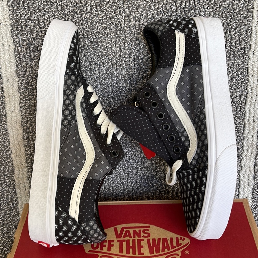 Vans WMNS Old Skool Tie Print Patchwork Black/True White Sneakers - Picture 12 of 16